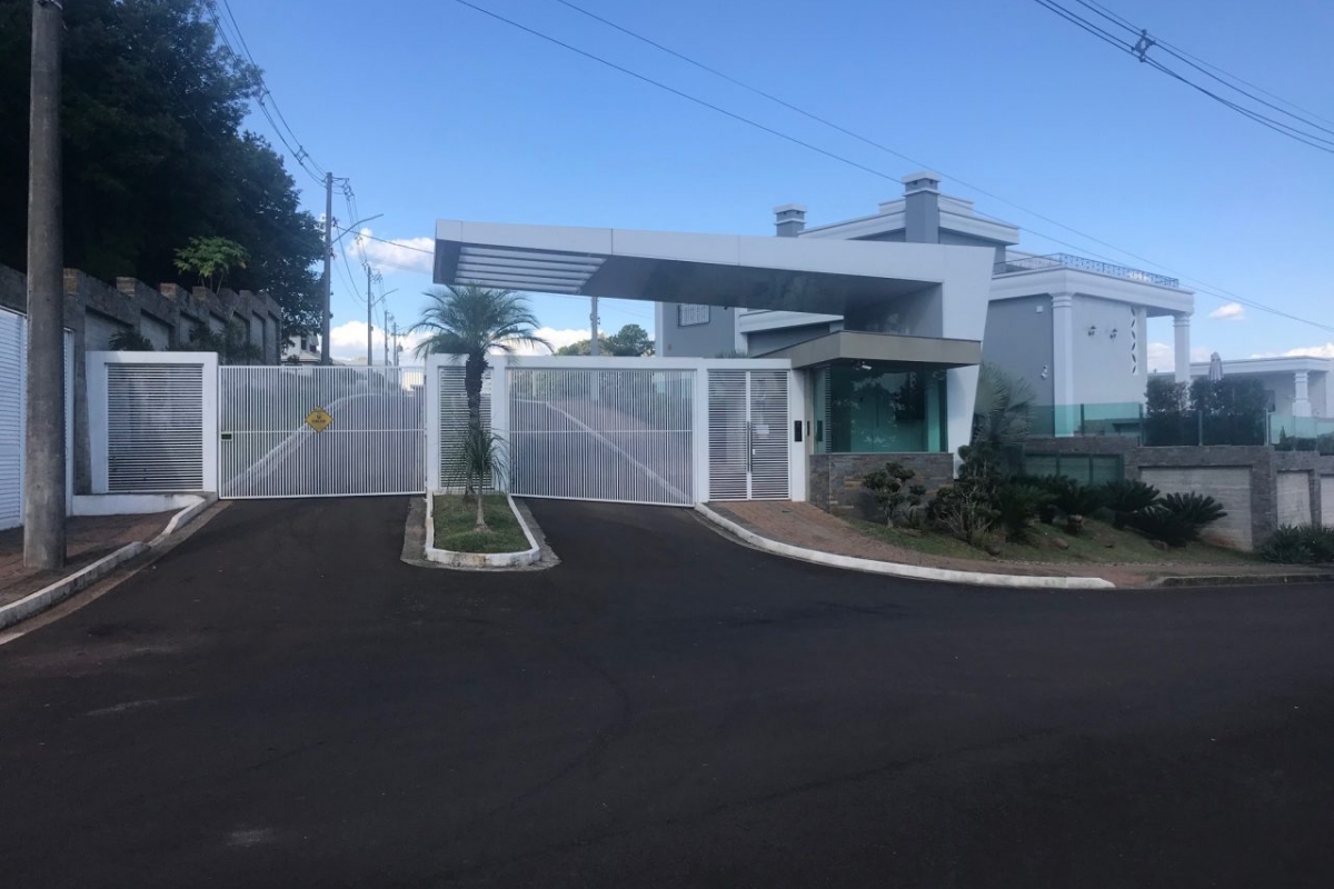 Terreno em Loteamento Fechado - Centro