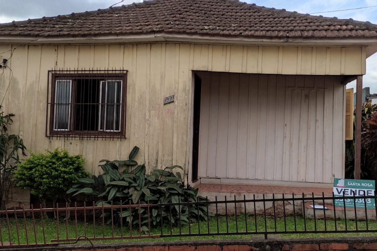 Casa de Madeira com terreno