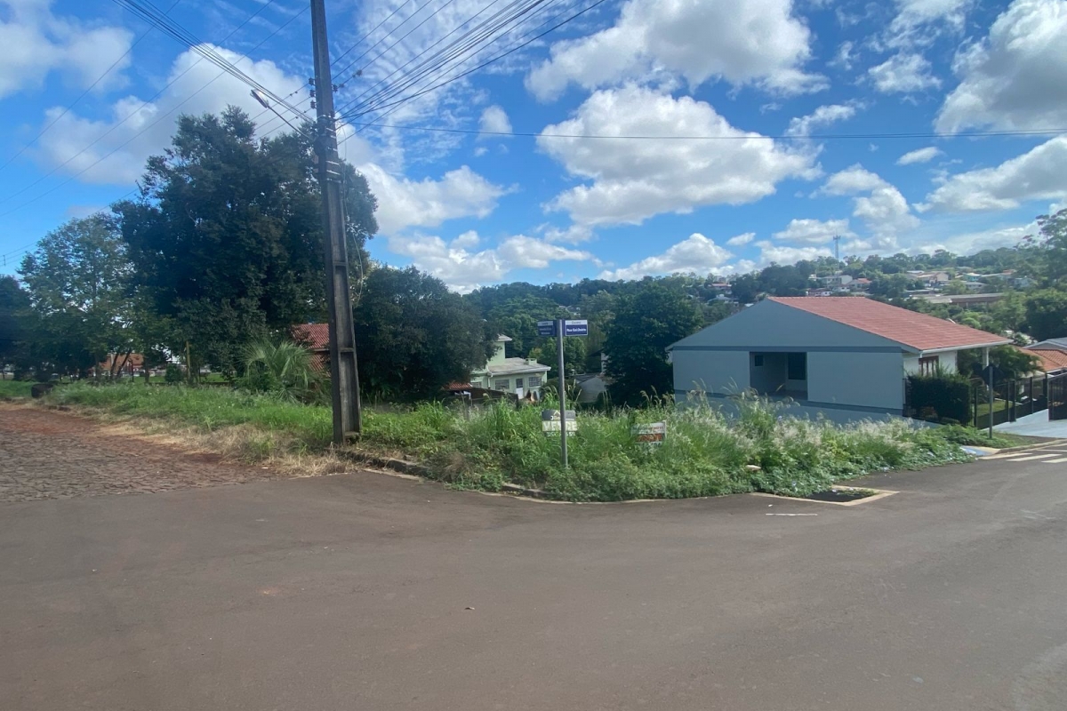 TERRENO ÓTIMA LOCALIZAÇÃO BAIRRO POLIVALENTE