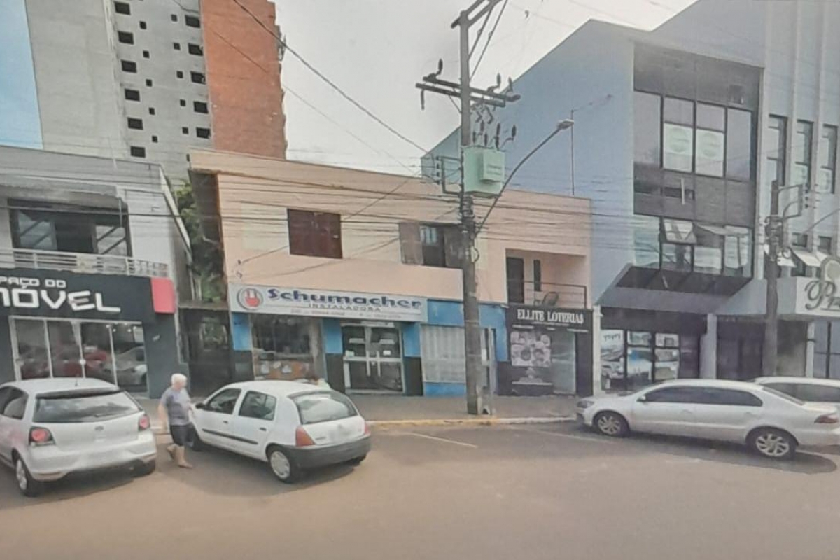 3 Salas Comerciais e 1 Apartamento - Centro