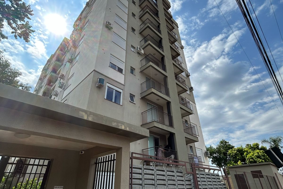 APARTAMENTO SEMI MOBILIADO