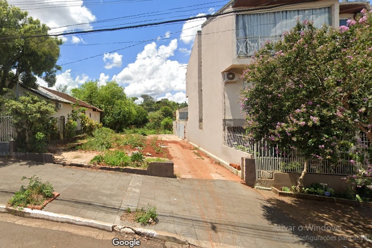 TERRENO NO CENTRO