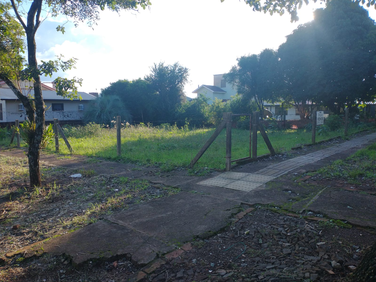 Terreno Rua asfaltada - Esquina