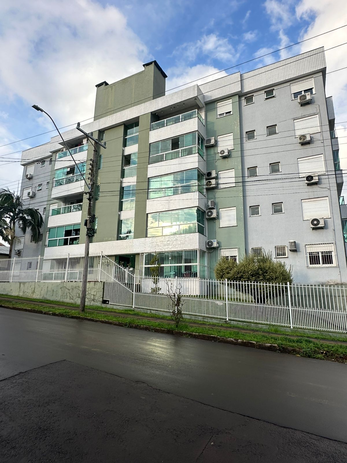 APARTAMENTO SEMI MOBILIADO