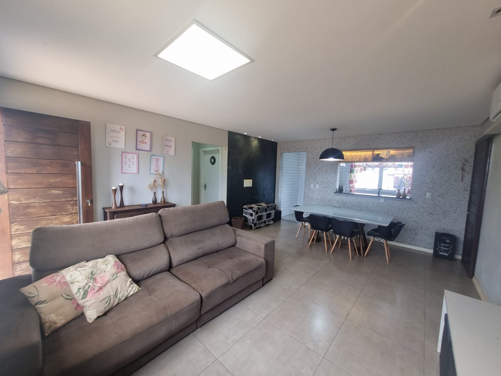 Gallery 01