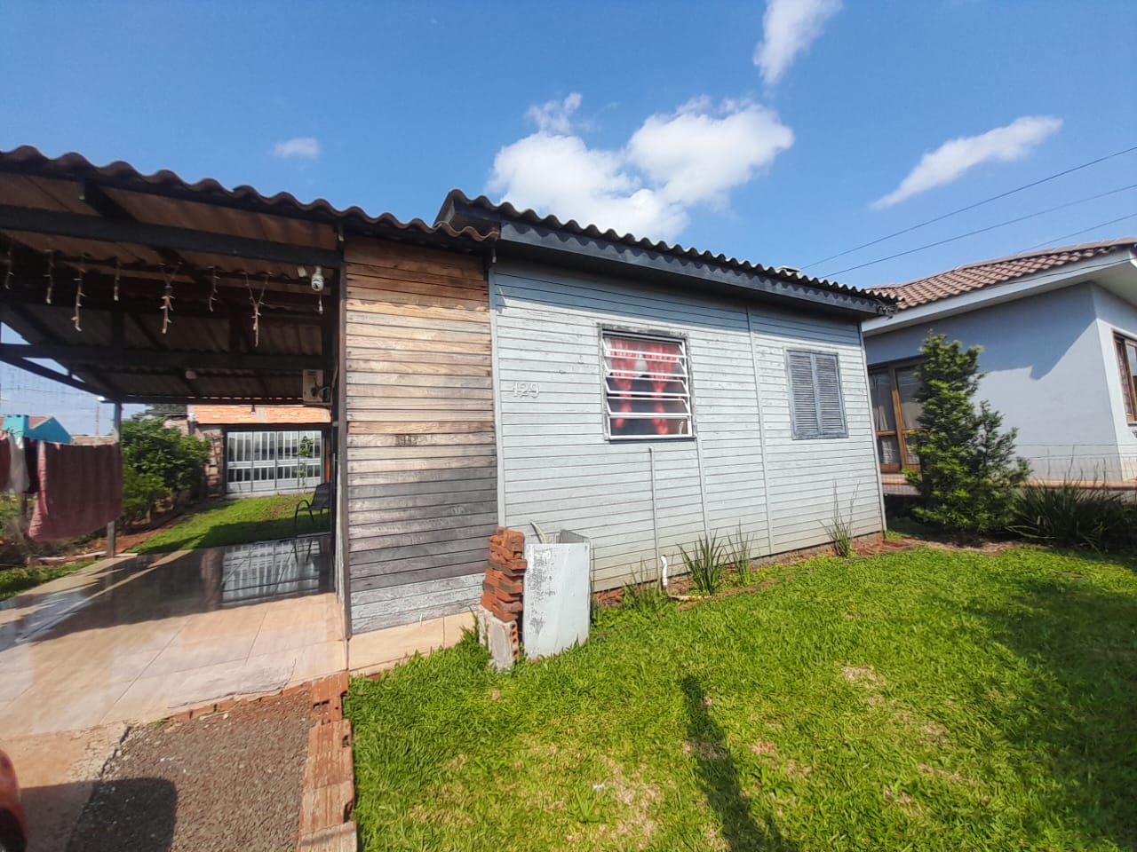 CASA DE MADEIRA - GUIA LOPES