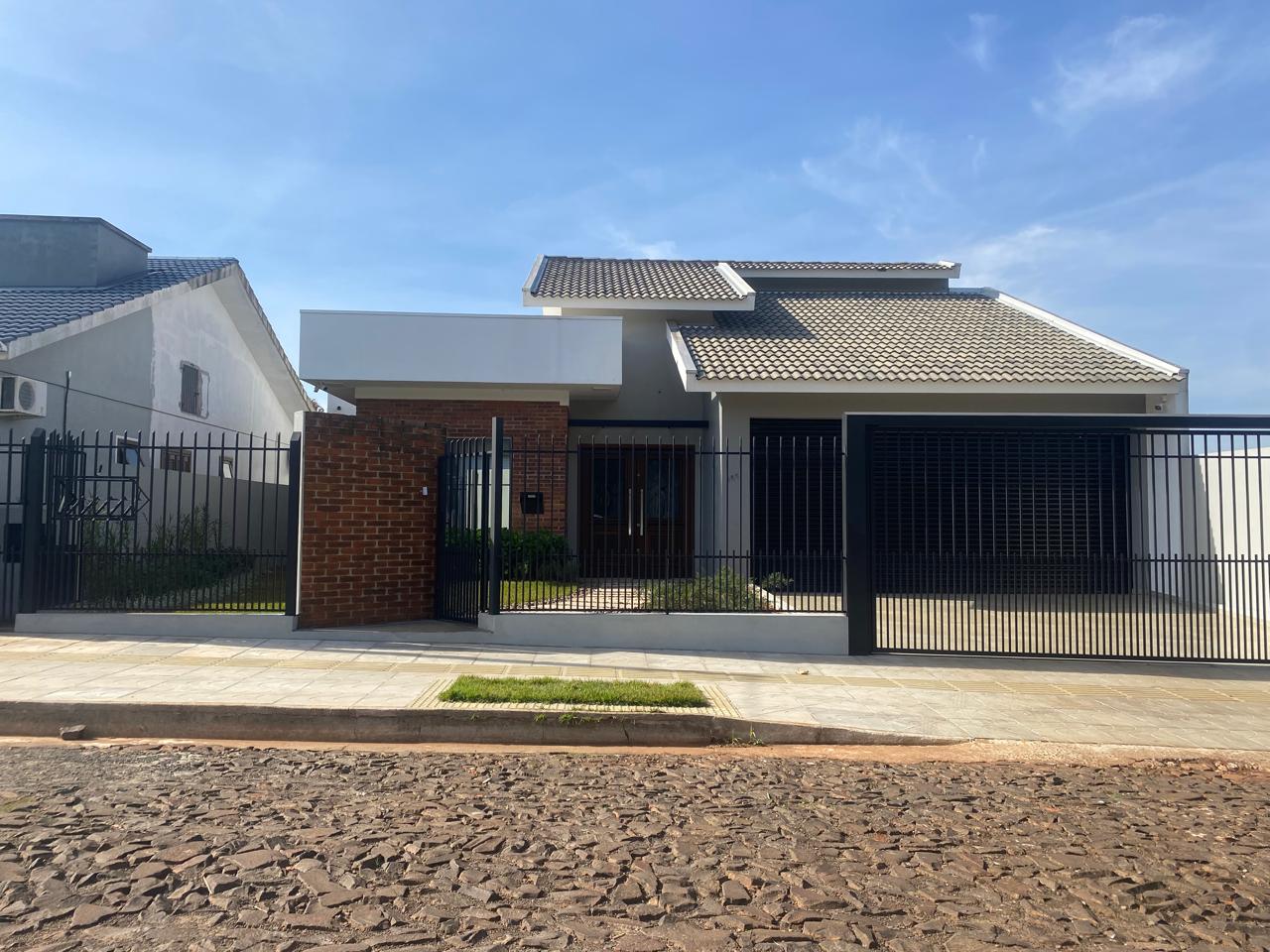 Casa Semi Nova - B. Central