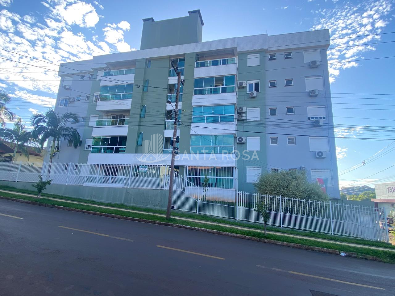 APARTAMENTO SEMI MOBILIADO