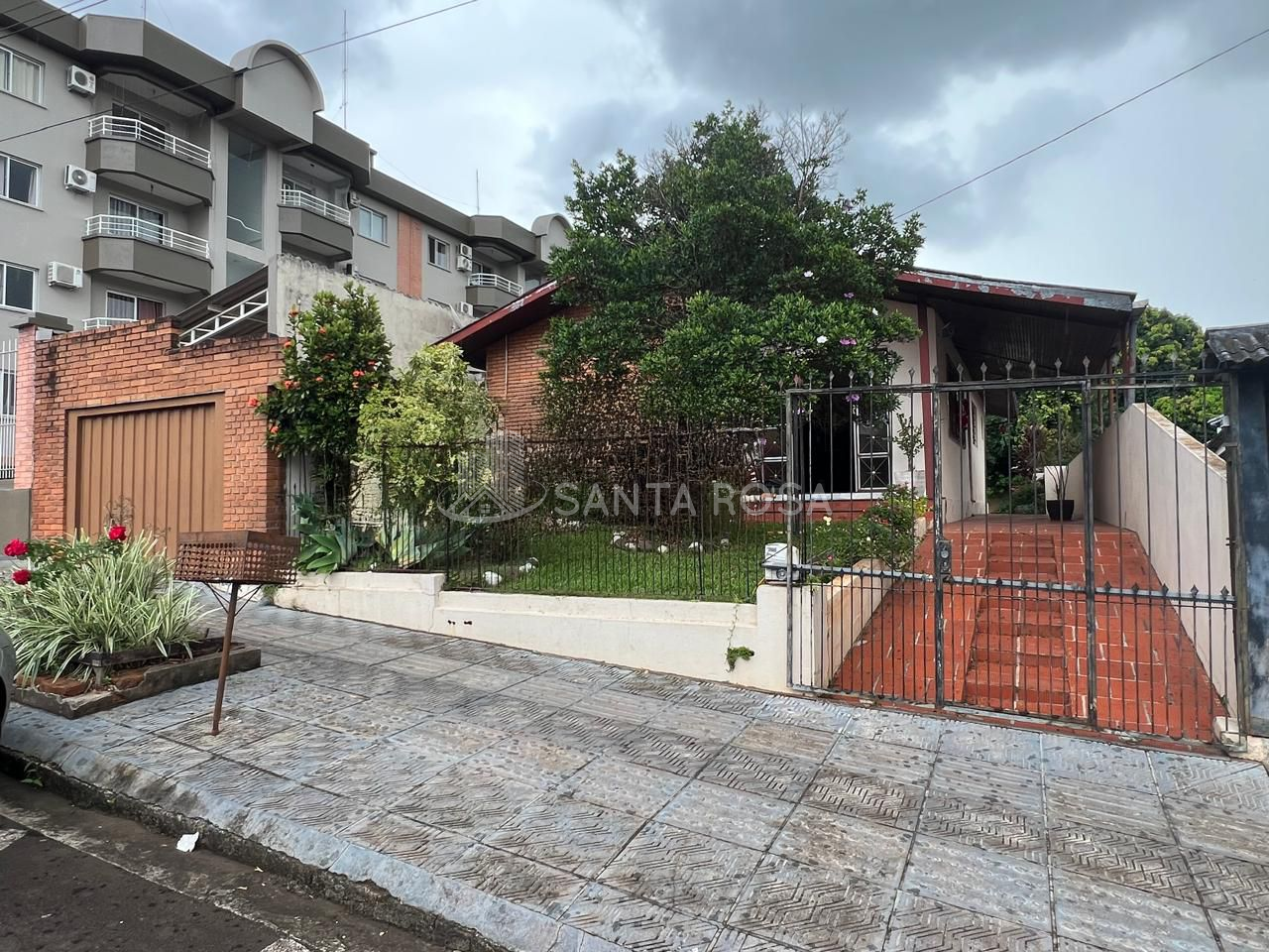Casa - Residencial e Comercial