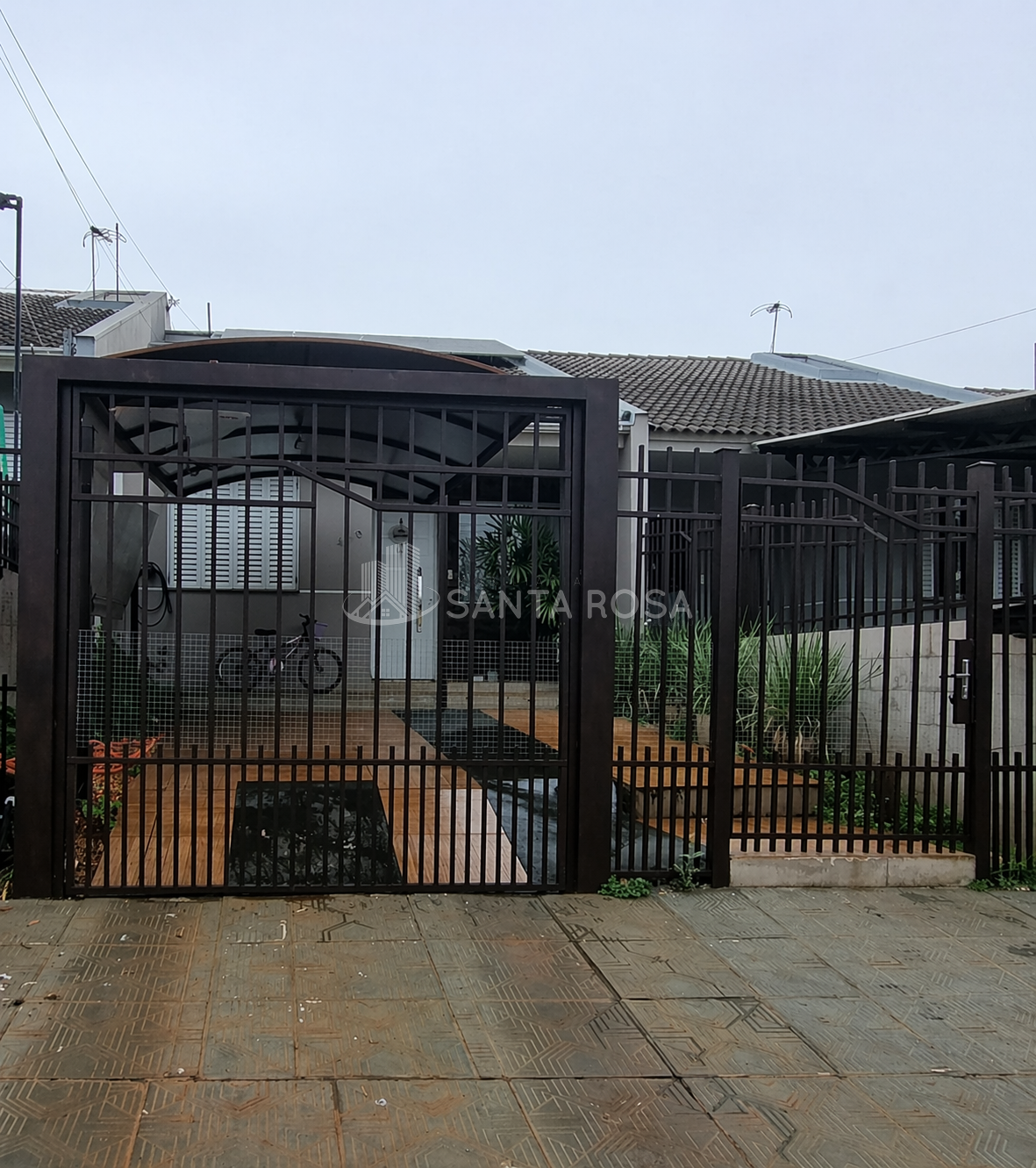 CASA NA OURO VERDE COM 2 DORMITÓRIOS