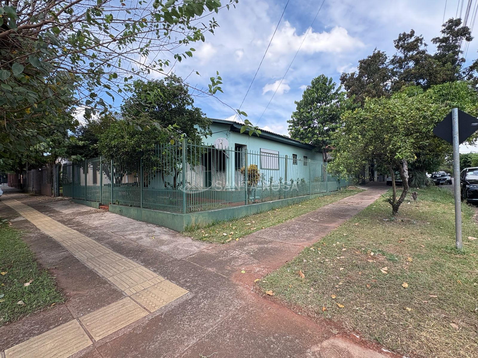 Casa + Galpão Comercial