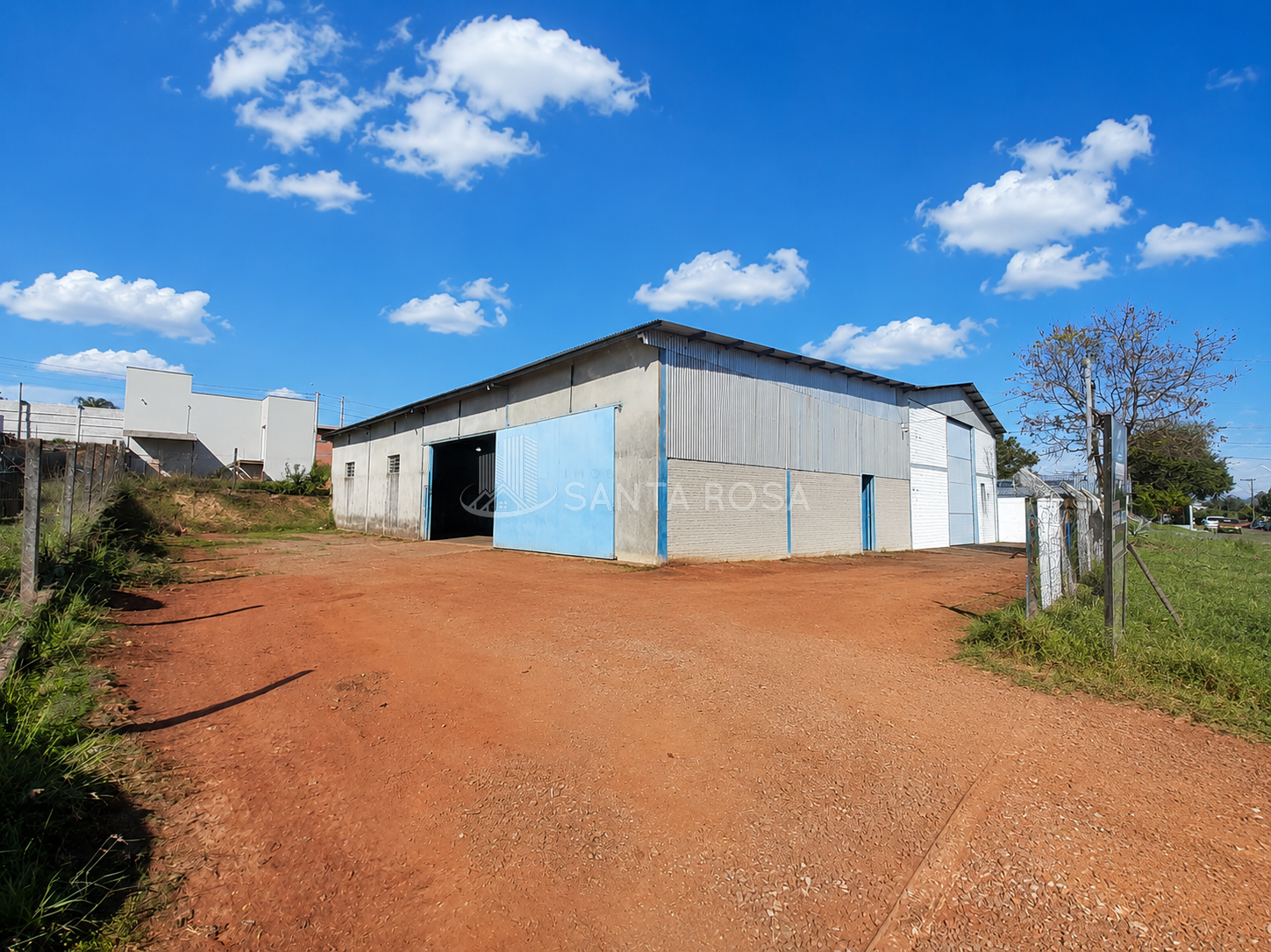 PAVILHÃO COMERCIA PRÓXIMO A AV. AMÉRICA