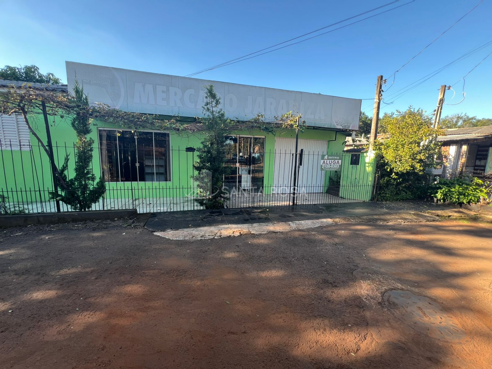 CASA 03 DORMITÓRIOS COM SALA COMERCIAL / BAIRRO AUXILIADORA