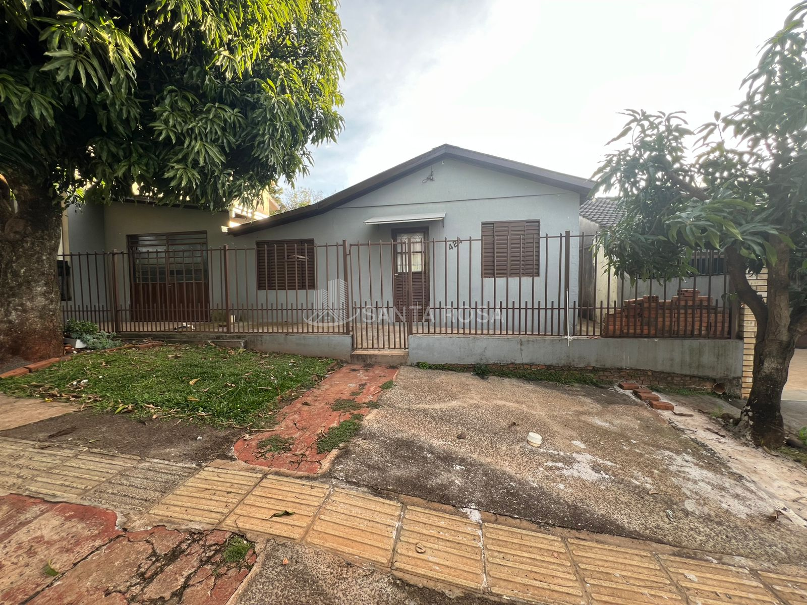 CASA 03 DORMITÓRIOS - BAIRRO OLIVEIRA